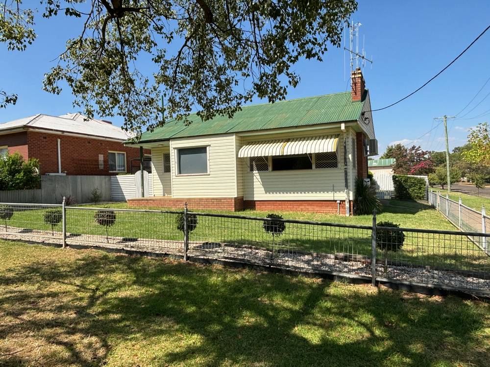 1 Albert Street, Parkes, NSW 2870
