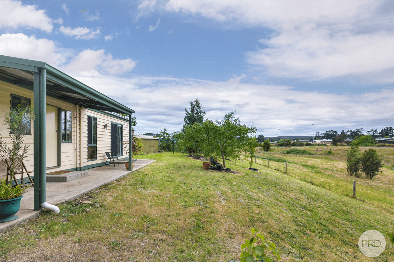 26 Elizabeth Road, CRESWICK, VIC 3363