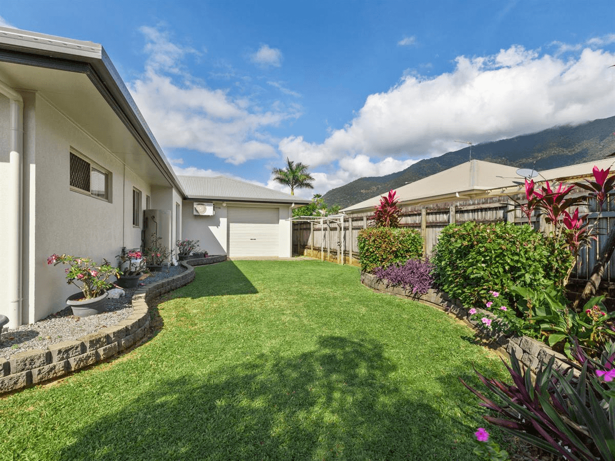 8 Craven Street, Redlynch, QLD 4870