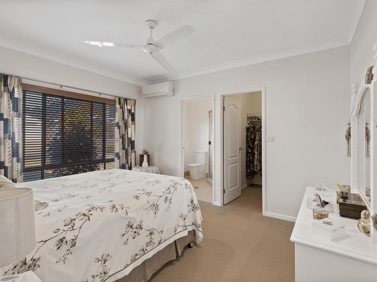 8 Craven Street, Redlynch, QLD 4870