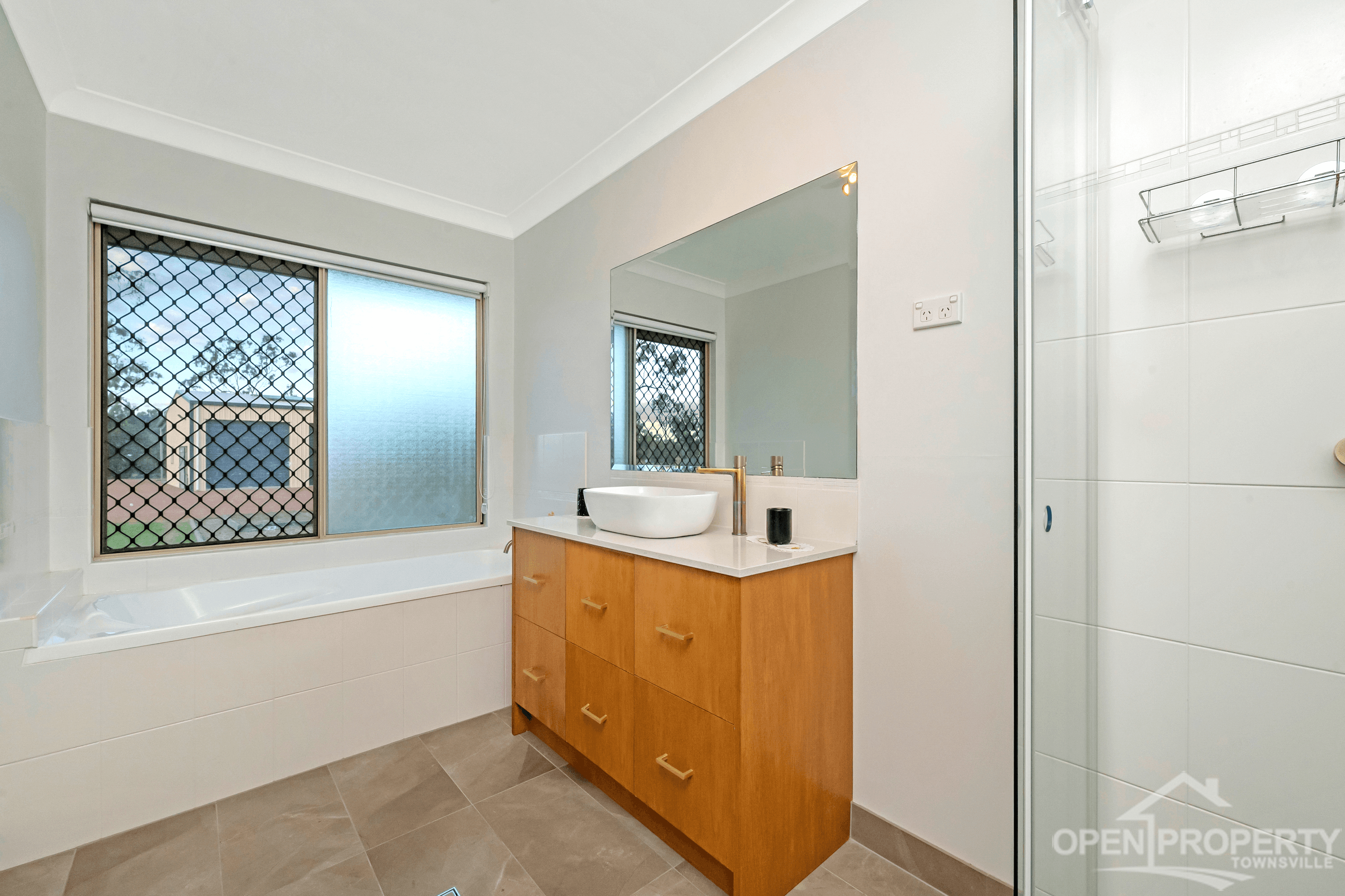 18 Vanessa Ct, Alice River, QLD 4817