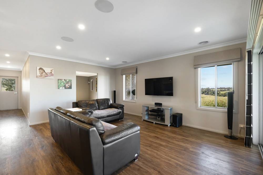 17 Ronwin Court, Granite Rock, VIC 3875