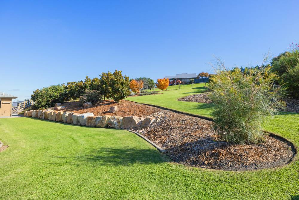17 Ronwin Court, Granite Rock, VIC 3875