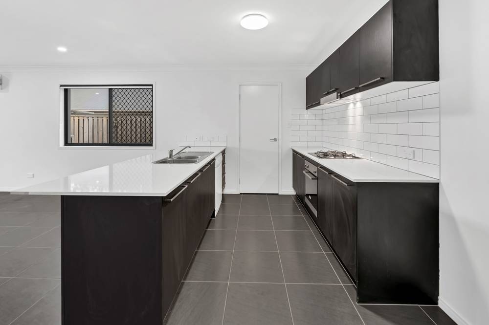 3 Cudmore Street, PIMPAMA, QLD 4209