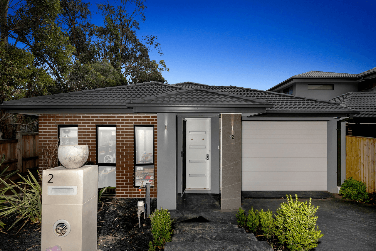 12 Sir John Terrace, MERNDA, VIC 3754