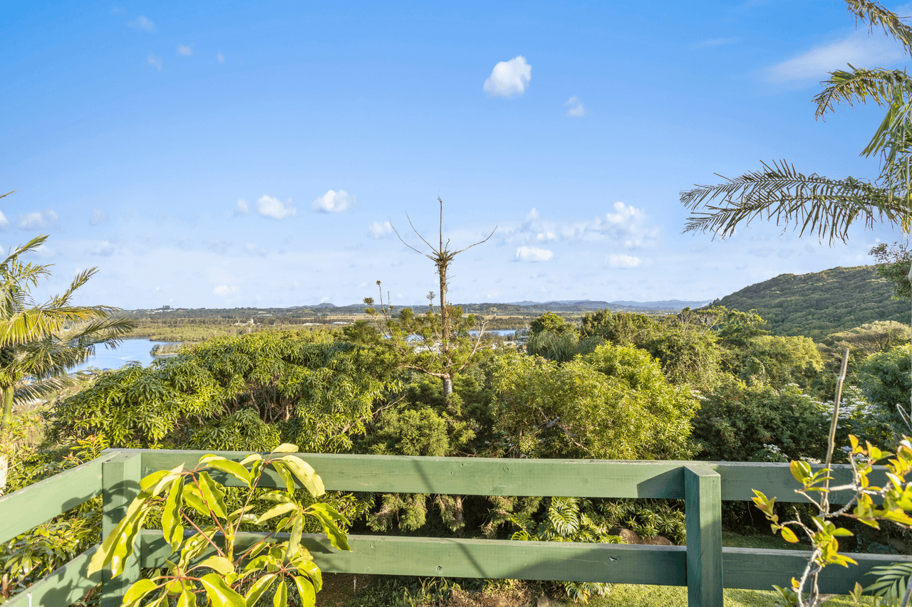 4 Blue Haze Crescent, BANORA POINT, NSW 2486