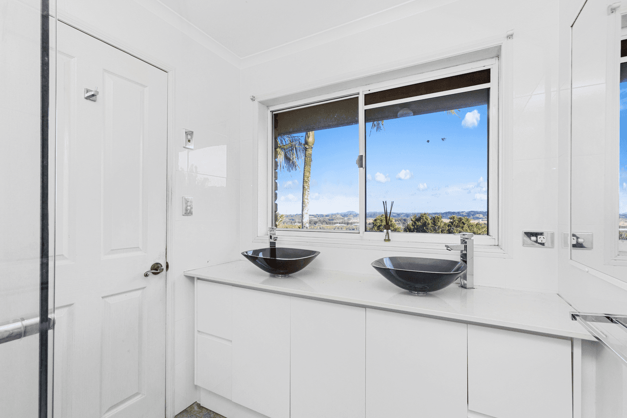 4 Blue Haze Crescent, BANORA POINT, NSW 2486