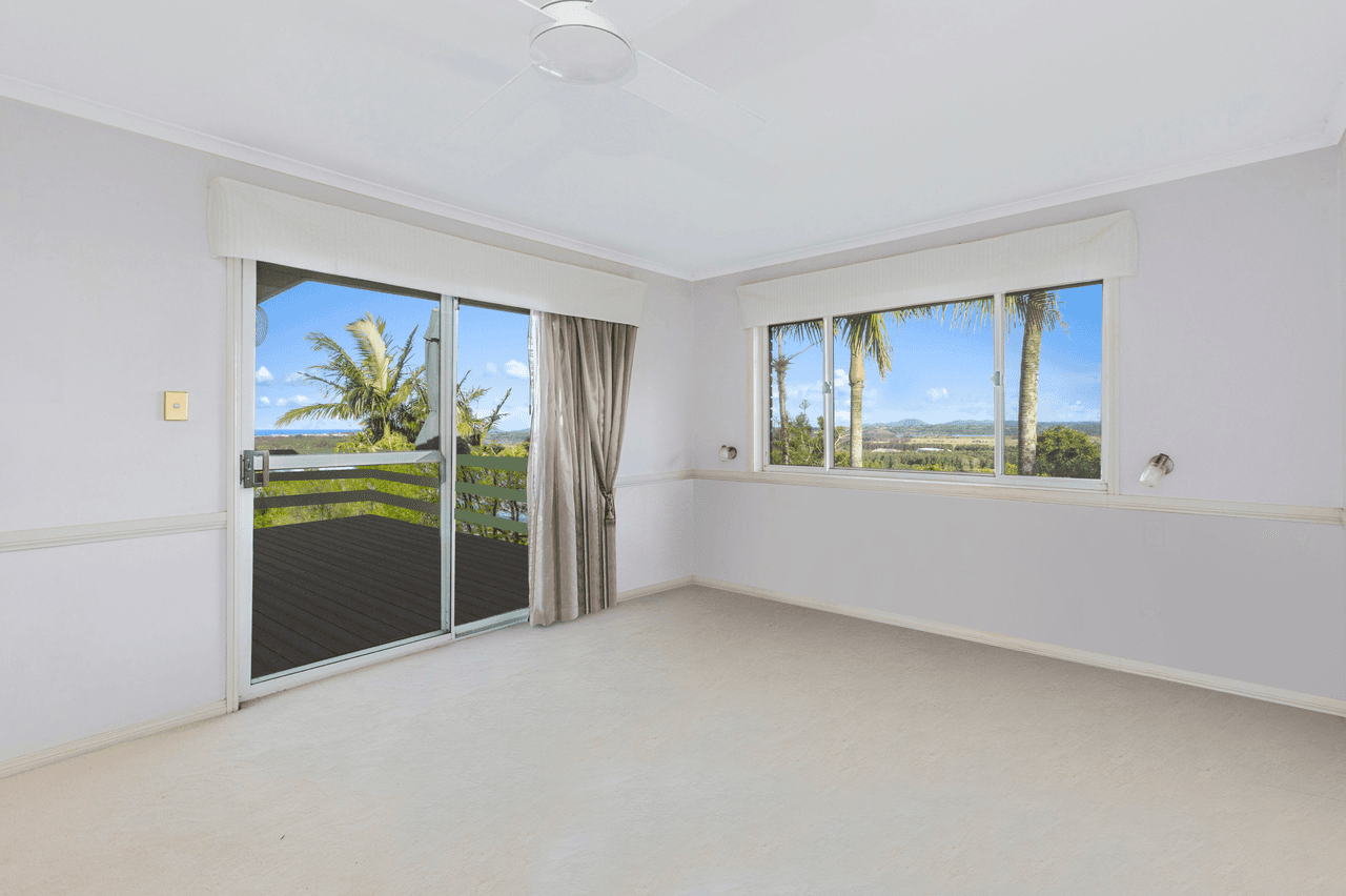 4 Blue Haze Crescent, BANORA POINT, NSW 2486