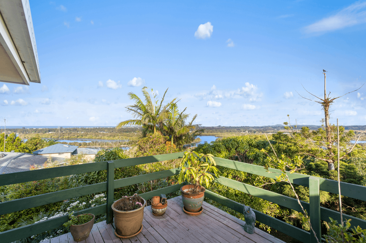 4 Blue Haze Crescent, BANORA POINT, NSW 2486