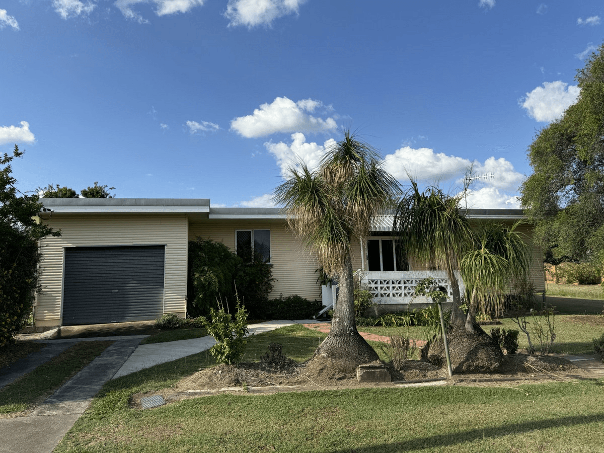 26 Mouatt Street, Monto, QLD 4630