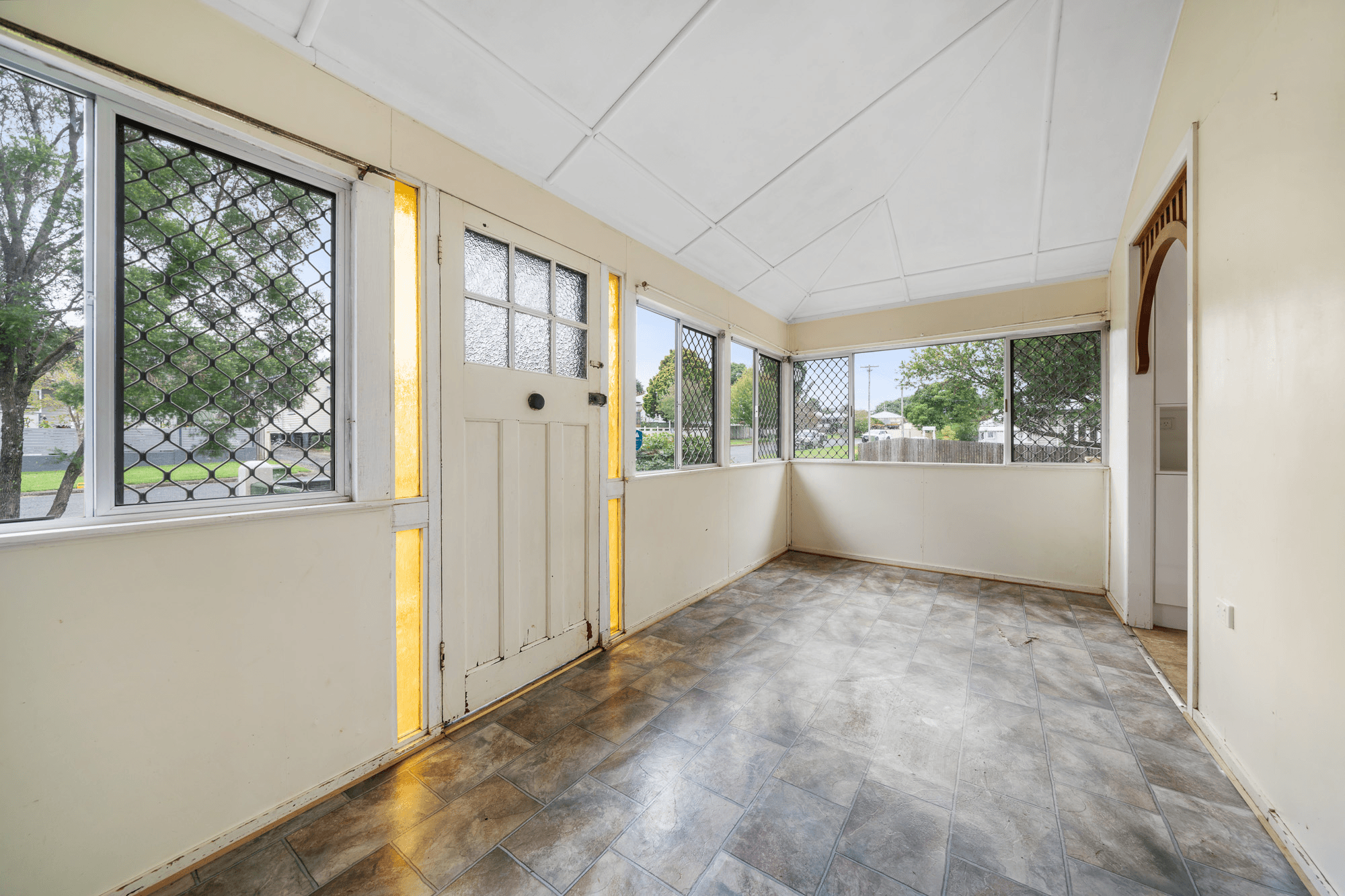 12 Lochel Street, Mount Lofty, QLD 4350