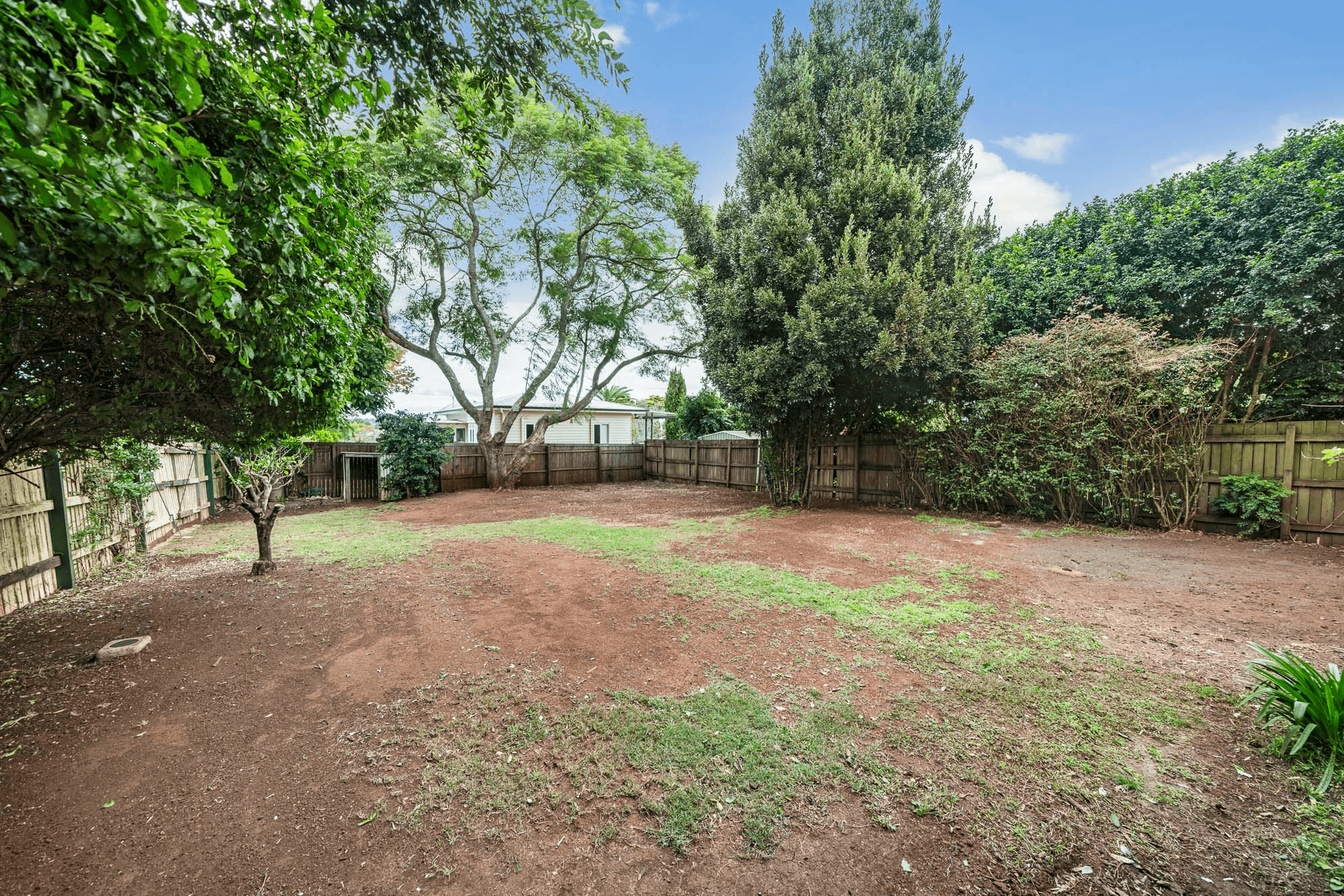 12 Lochel Street, Mount Lofty, QLD 4350