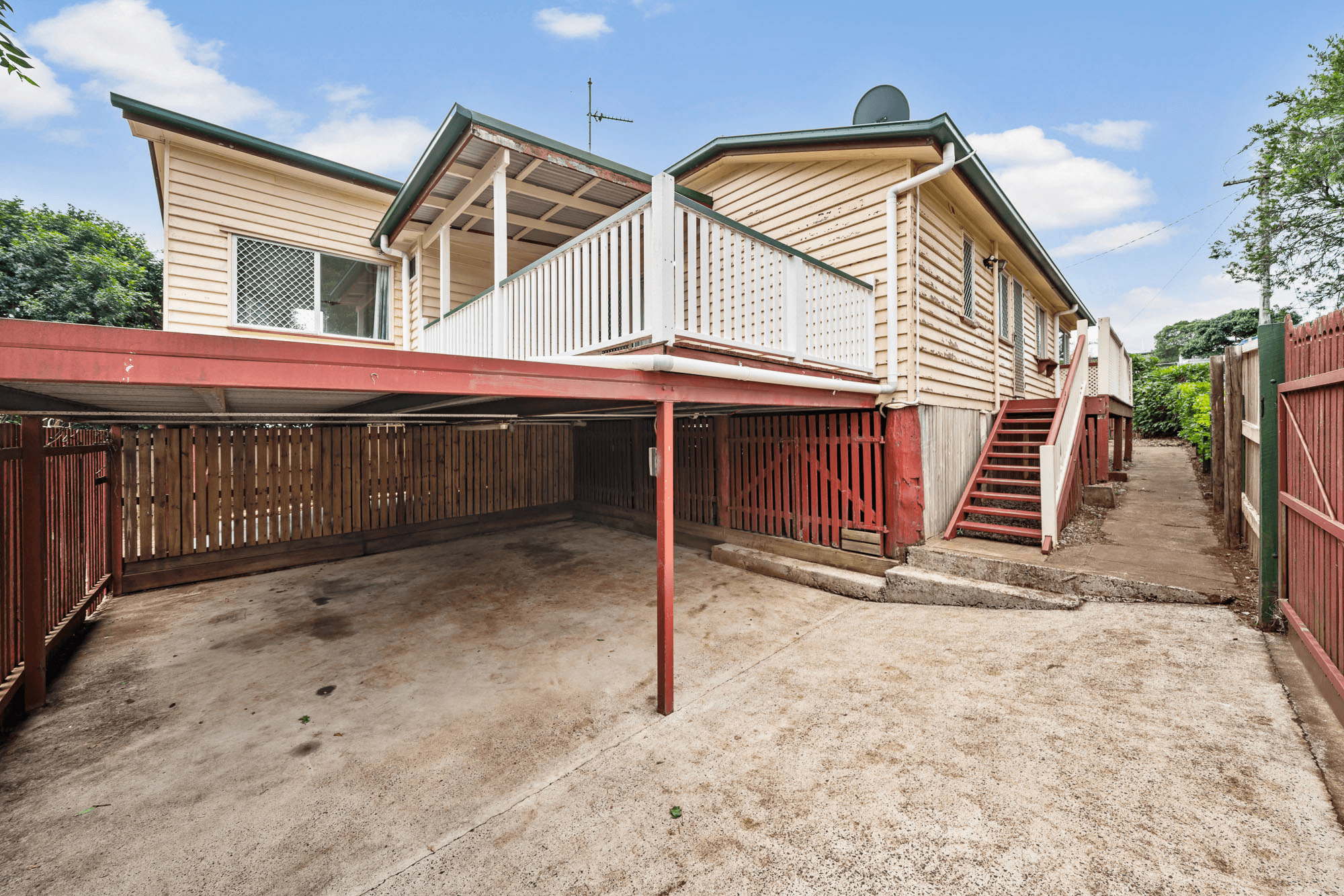 12 Lochel Street, Mount Lofty, QLD 4350
