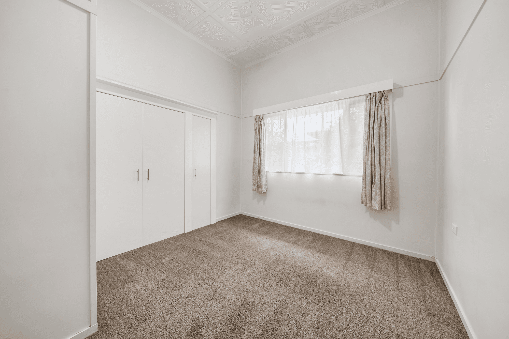 12 Lochel Street, Mount Lofty, QLD 4350
