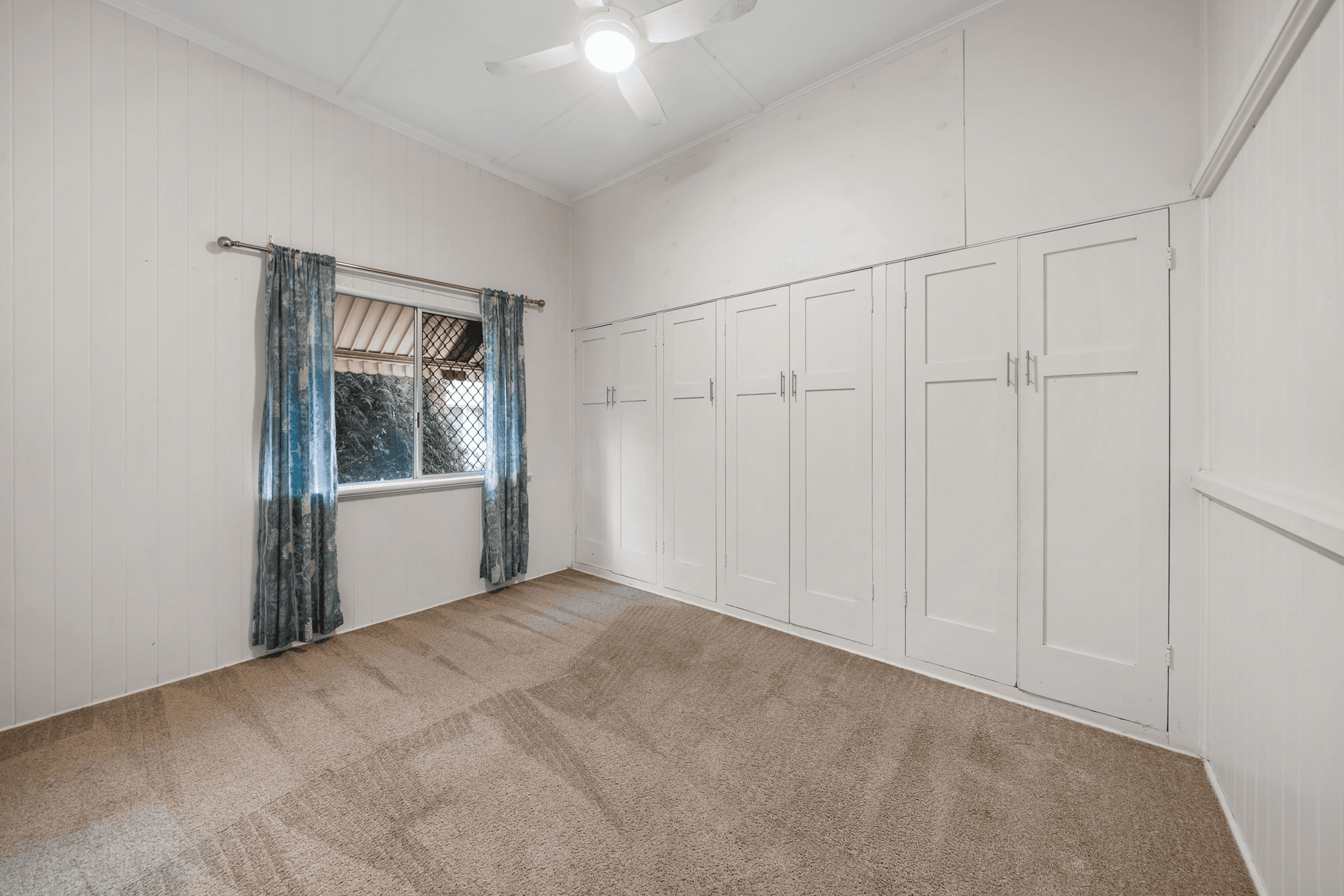 12 Lochel Street, Mount Lofty, QLD 4350