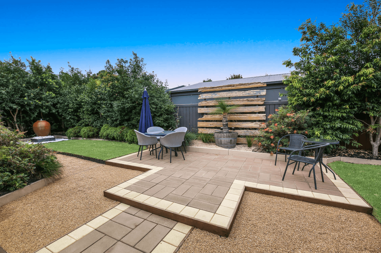 23 Peisley Crescent, CRANBOURNE EAST, VIC 3977