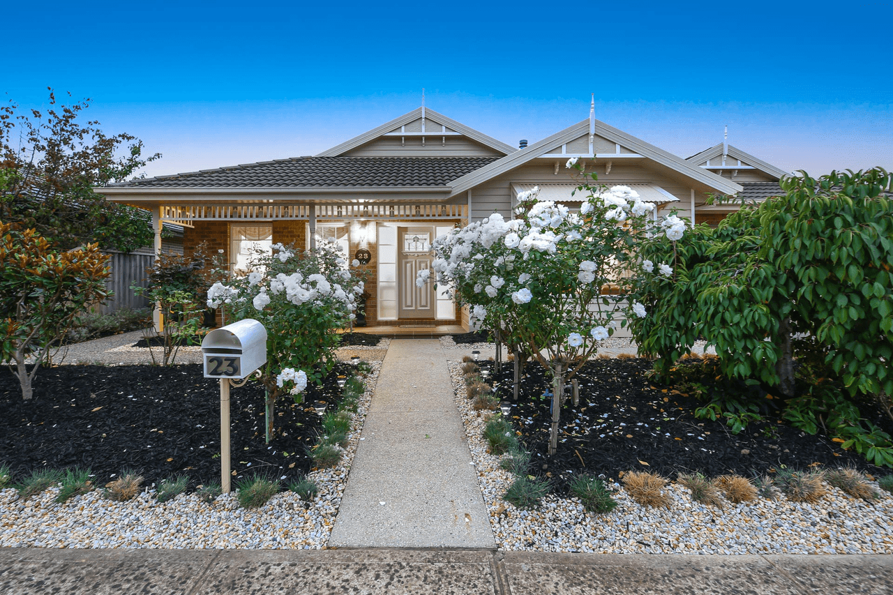 23 Peisley Crescent, CRANBOURNE EAST, VIC 3977