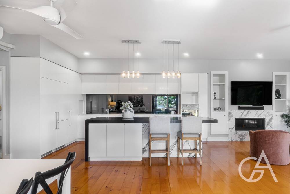 21 Ewart Street, HIGHGATE HILL, QLD 4101