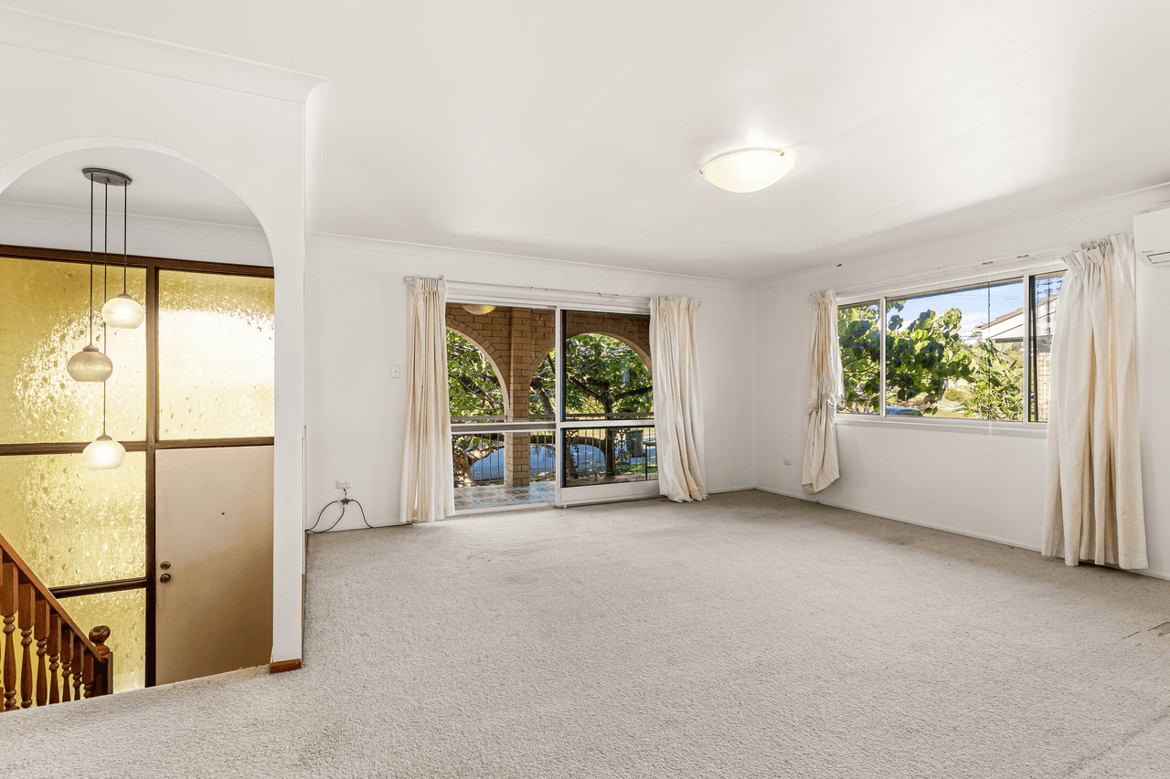 27 Lenore Crescent, SPRINGWOOD, QLD 4127