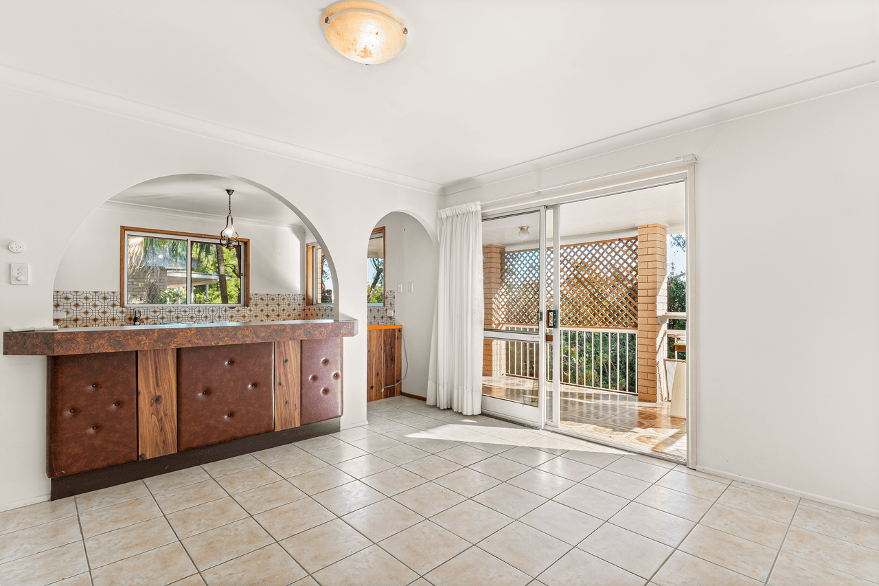 27 Lenore Crescent, SPRINGWOOD, QLD 4127