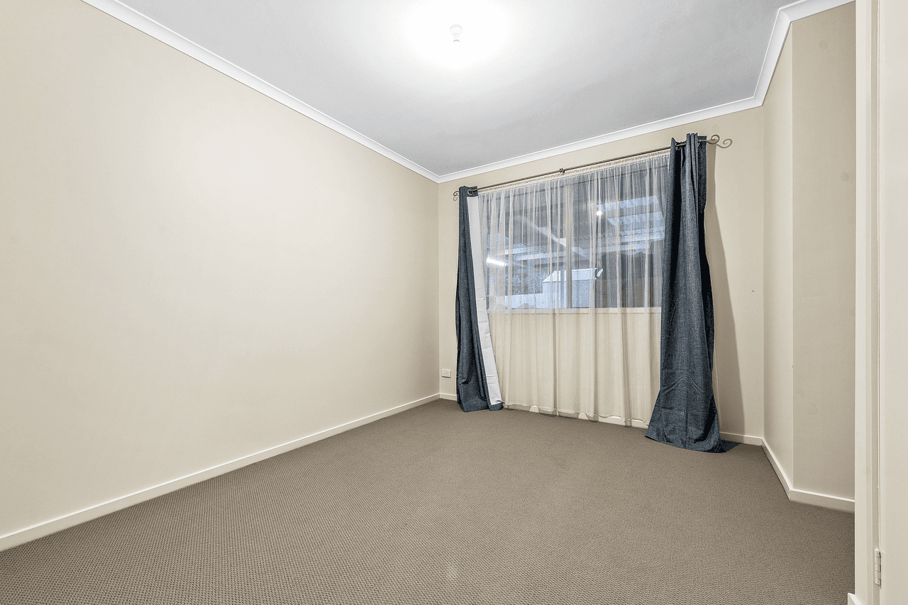 43 Dunferline Crescent, CRANBOURNE, VIC 3977