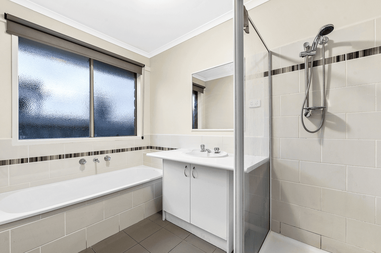 43 Dunferline Crescent, CRANBOURNE, VIC 3977