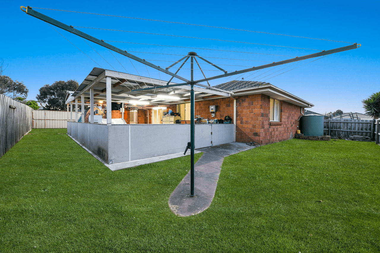 43 Dunferline Crescent, CRANBOURNE, VIC 3977