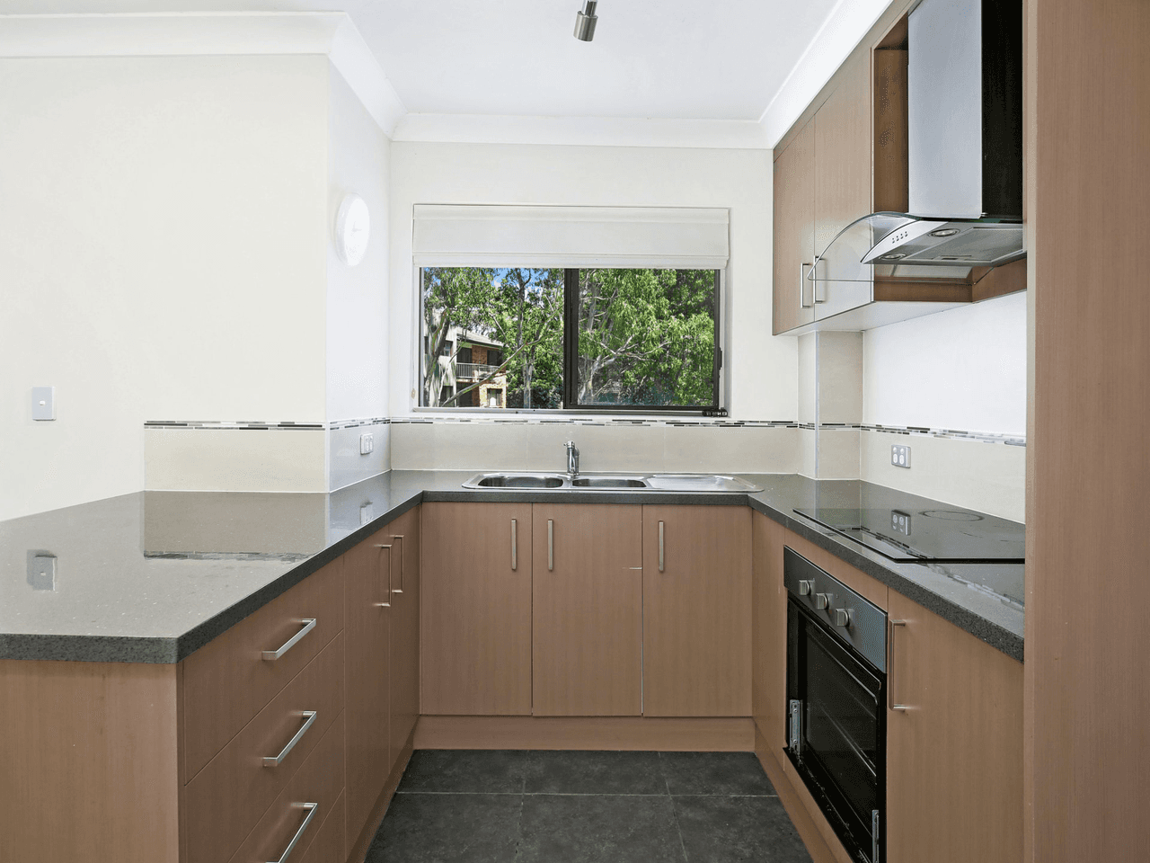 10/2-4 Hindmarsh Avenue, NORTH WOLLONGONG, NSW 2500