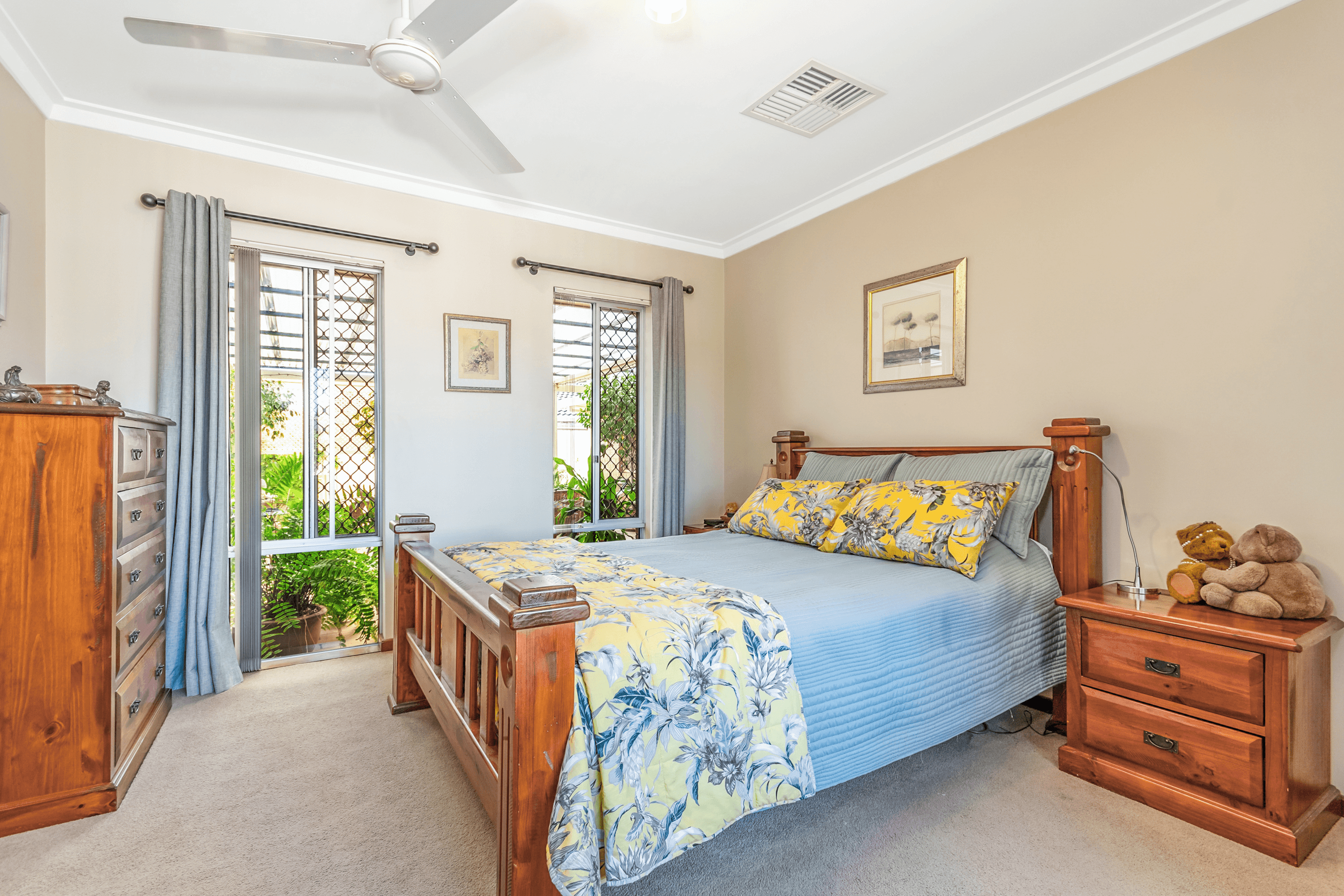 25 Downing Crescent, Wanneroo, WA 6065