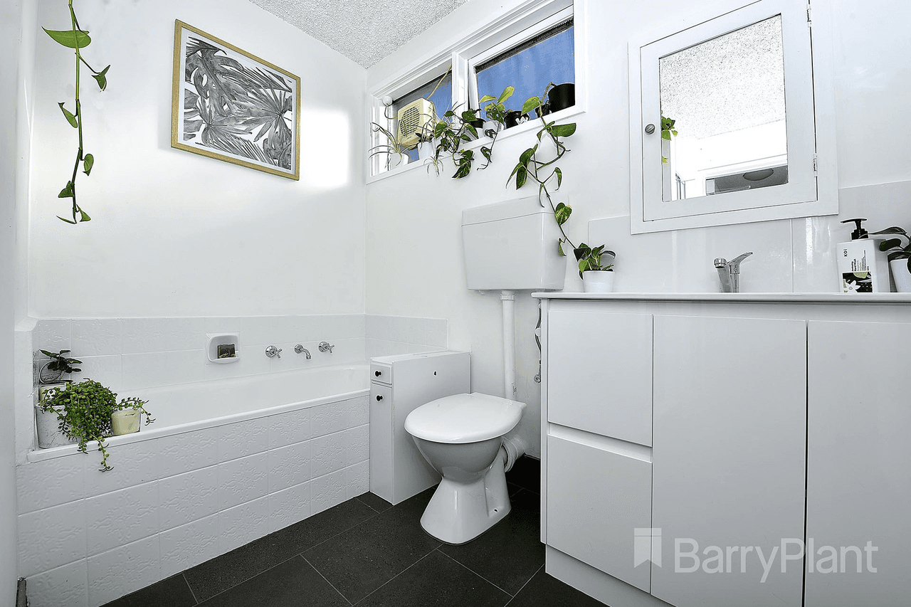 2/7 James Street, Dandenong, VIC 3175