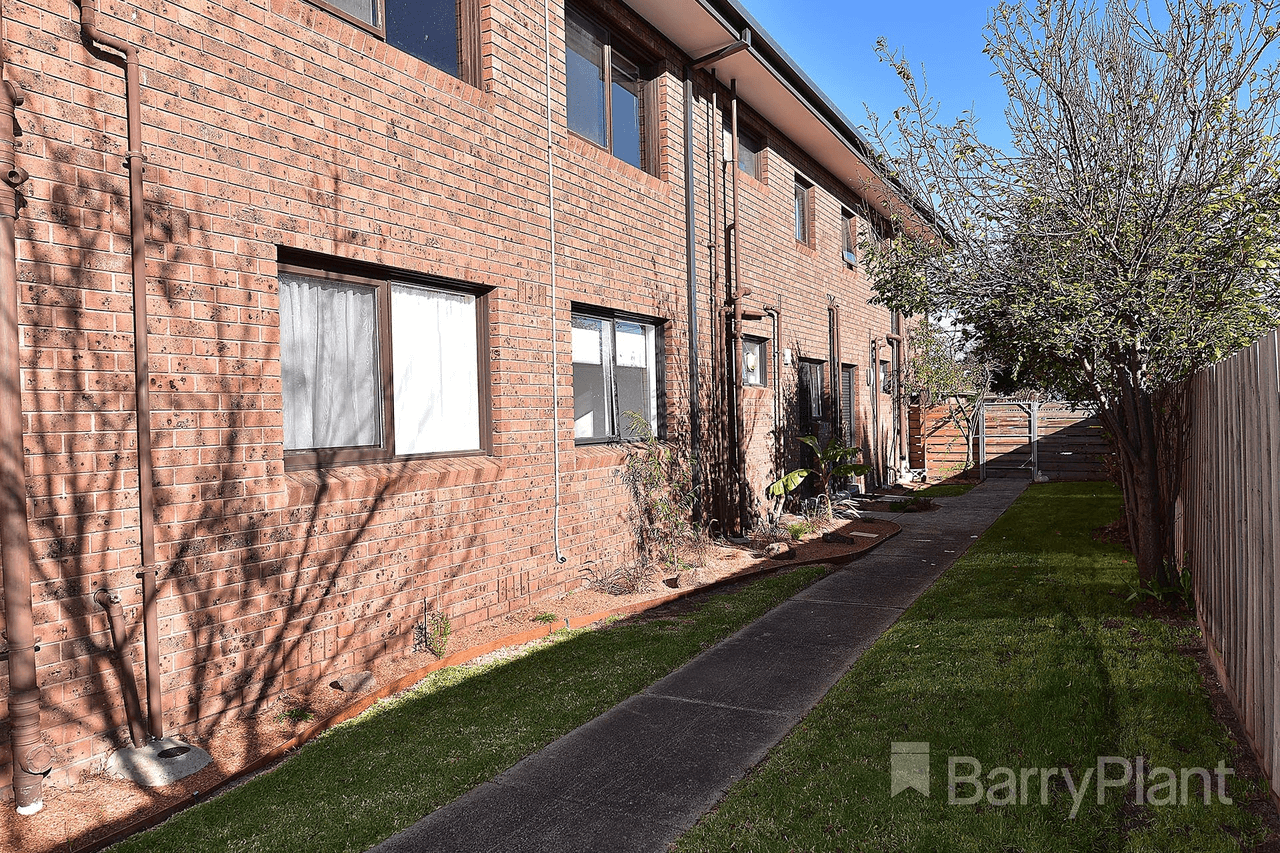 2/7 James Street, Dandenong, VIC 3175