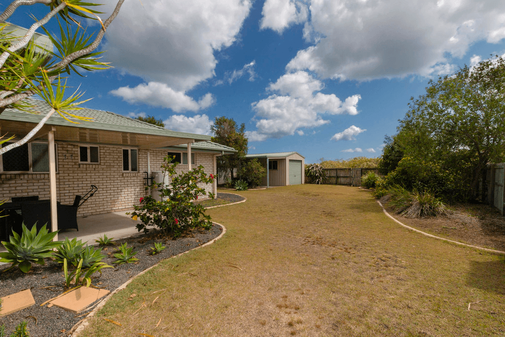 9 Kestrel Court, ELI WATERS, QLD 4655