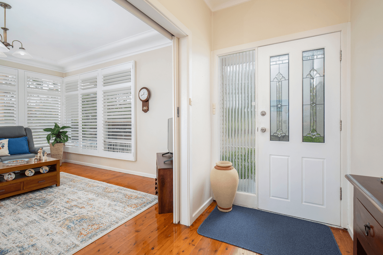 6 Taylor Crescent, WARNERS BAY, NSW 2282