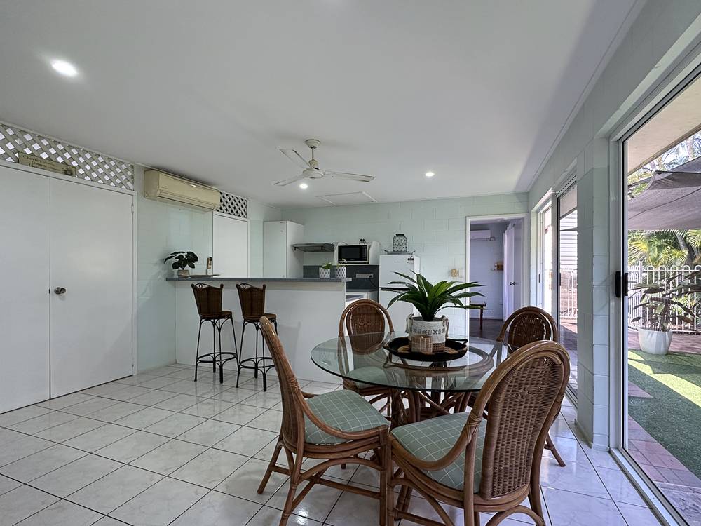 124 Horseshoe Bay Rd, Horseshoe Bay, QLD 4819