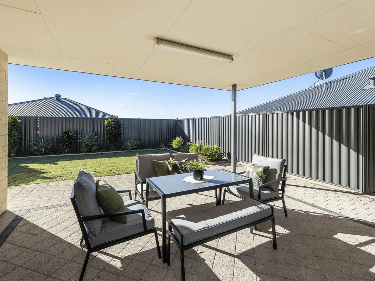 5 Hestercombe Way, LANDSDALE, WA 6065