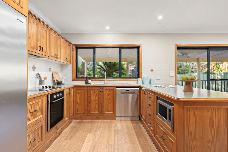 204 Prices Circuit, Woronora, NSW 2232