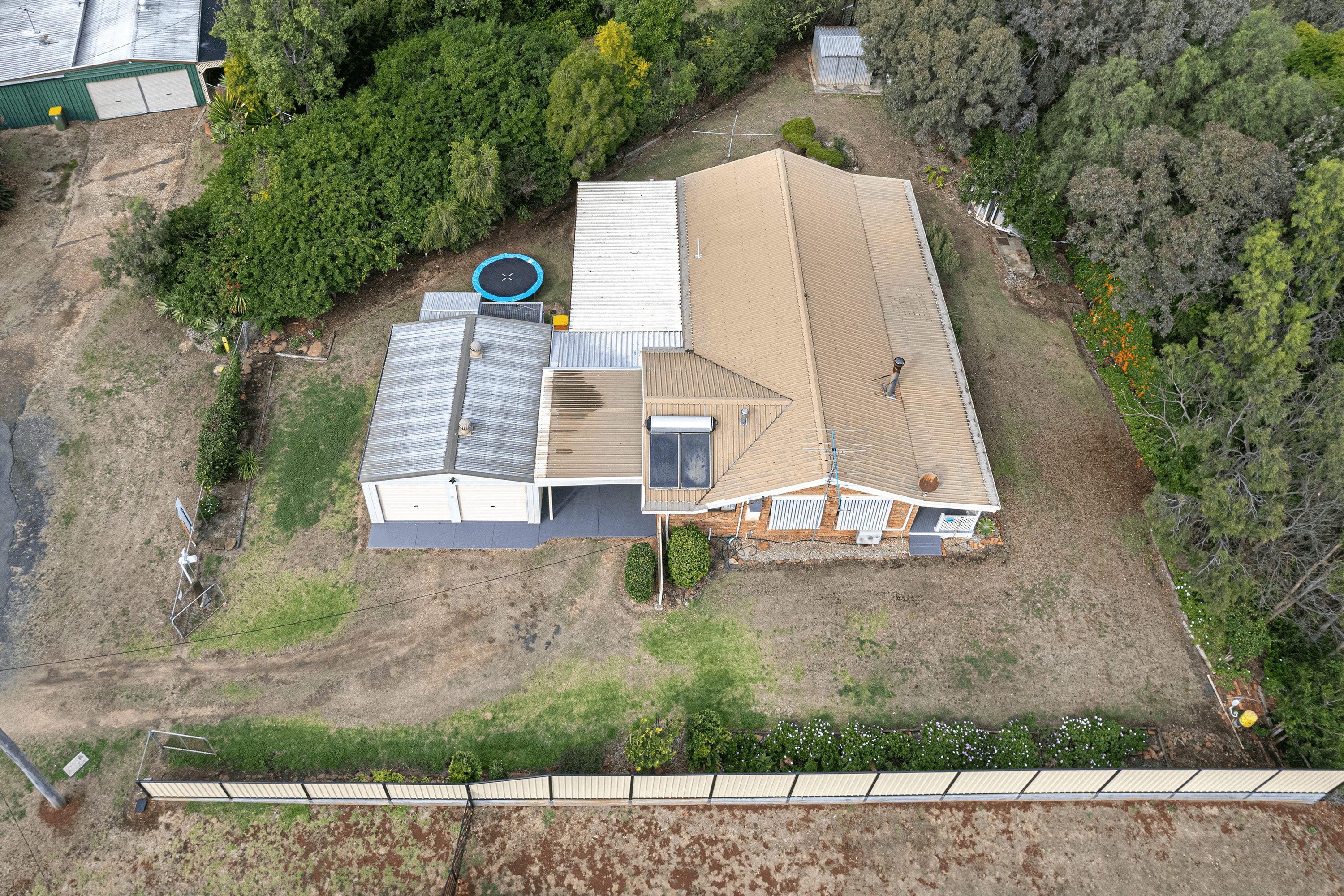 3 Guine Court, KINGSTHORPE, QLD 4400