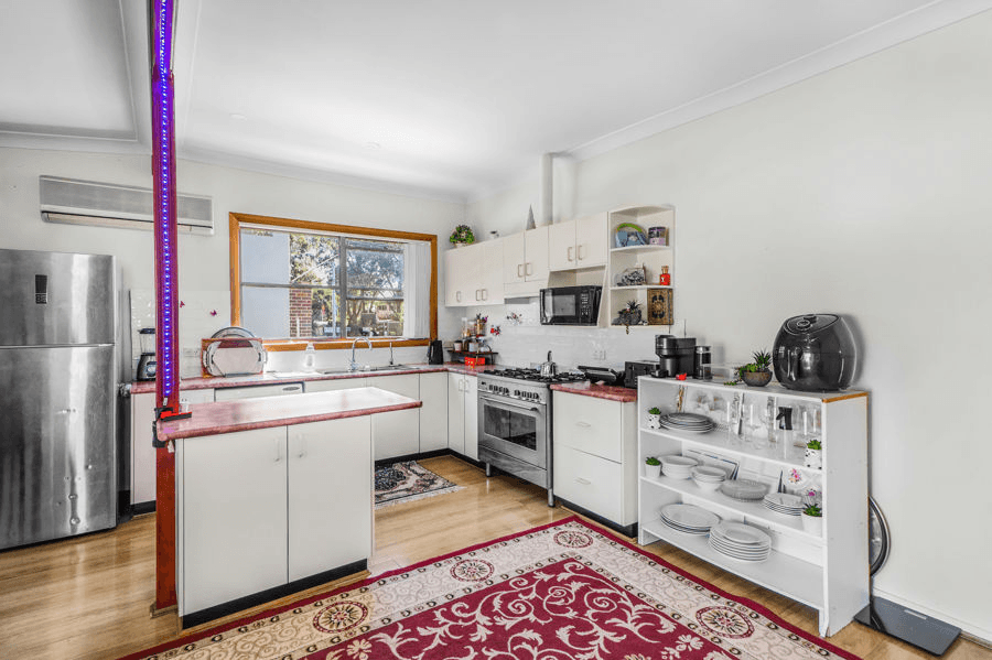 74 Hilltop Road, MERRYLANDS, NSW 2160