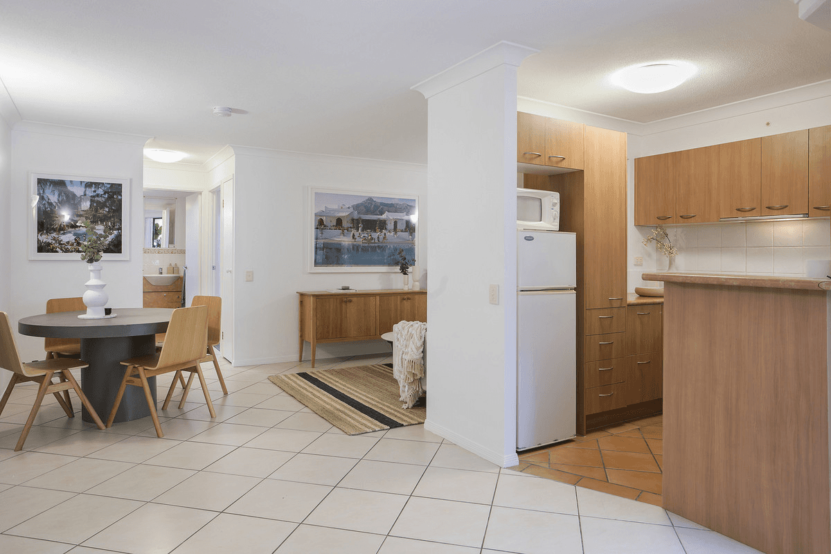 3/5 Fourth Avenue, Burleigh Heads, QLD 4220