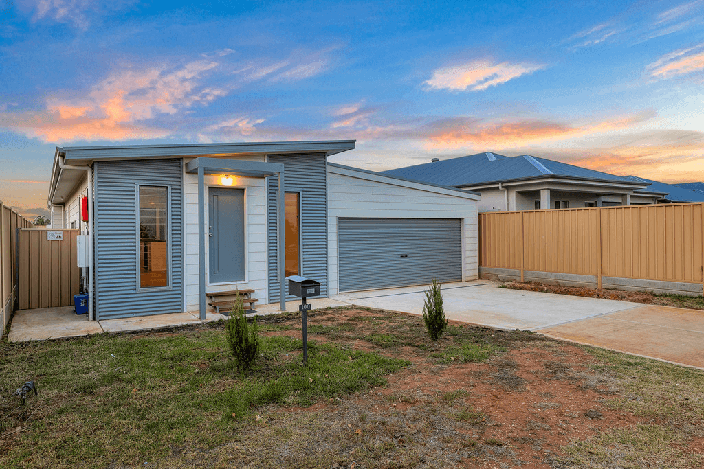 100 Brandis Road, MUNNO PARA WEST, SA 5115