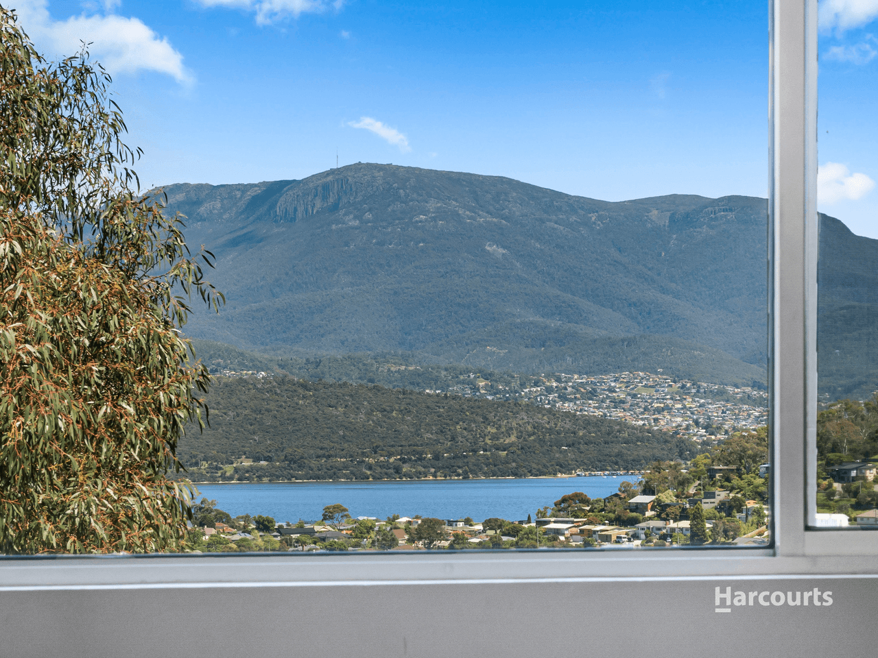 60 Karoola Road, LINDISFARNE, TAS 7015