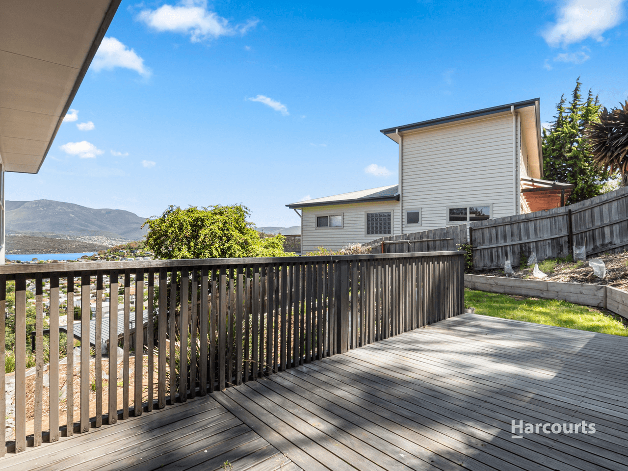 60 Karoola Road, LINDISFARNE, TAS 7015