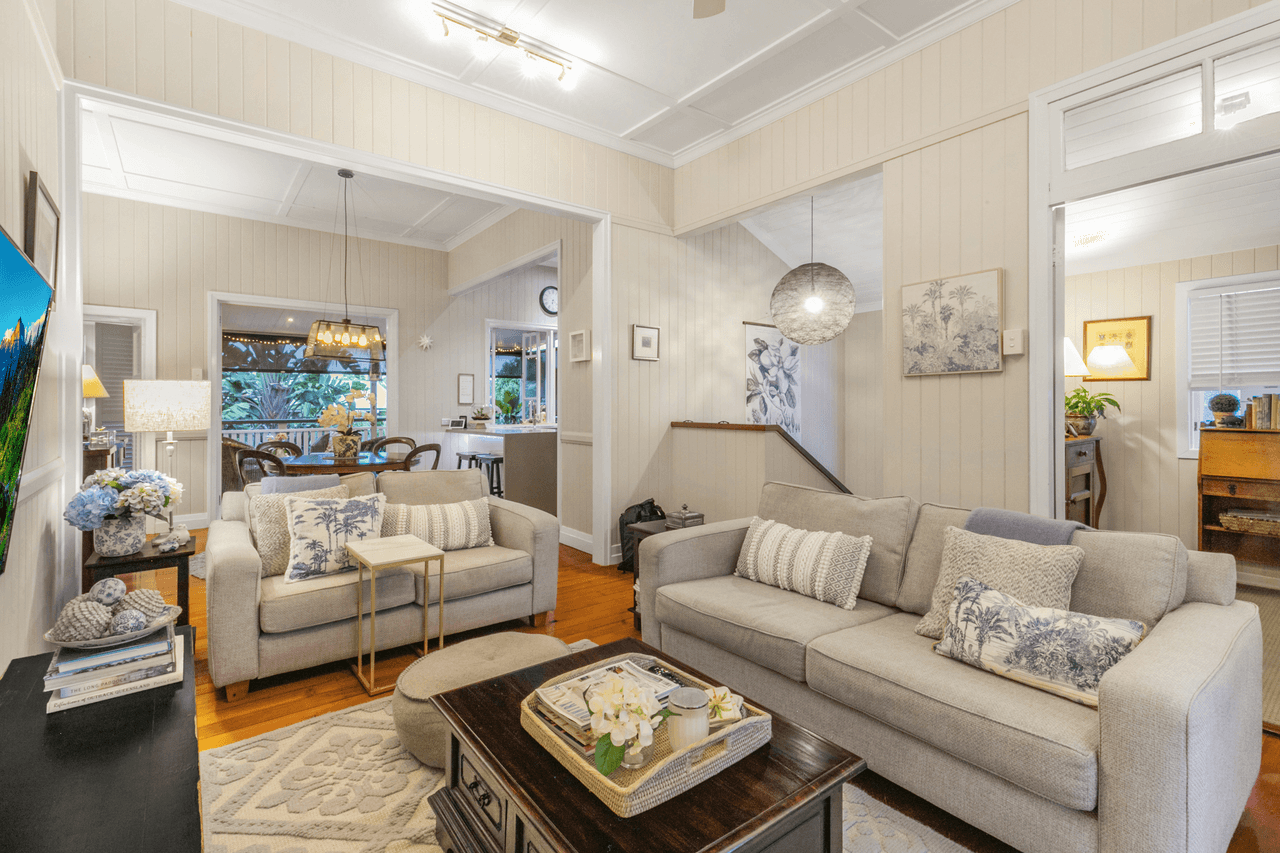 15 Kenilworth Street, SHERWOOD, QLD 4075