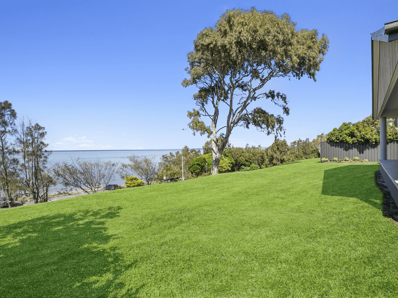 99 Bestmann Road East, SANDSTONE POINT, QLD 4511