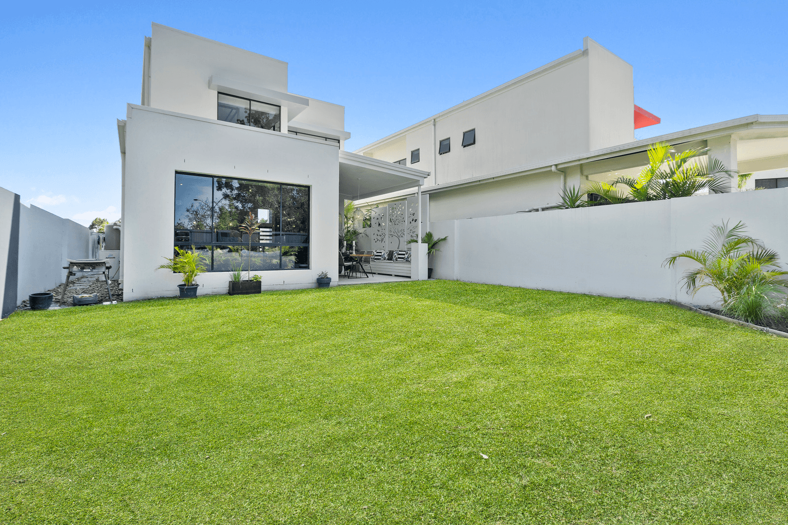 7023 Vista Drive, BENOWA, QLD 4217