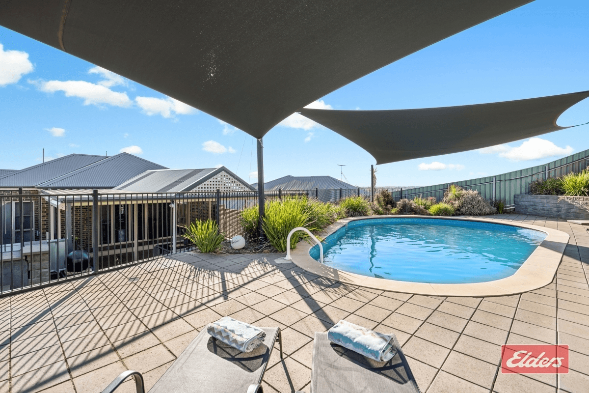 6 Greaves Court, Evanston Park, SA 5116