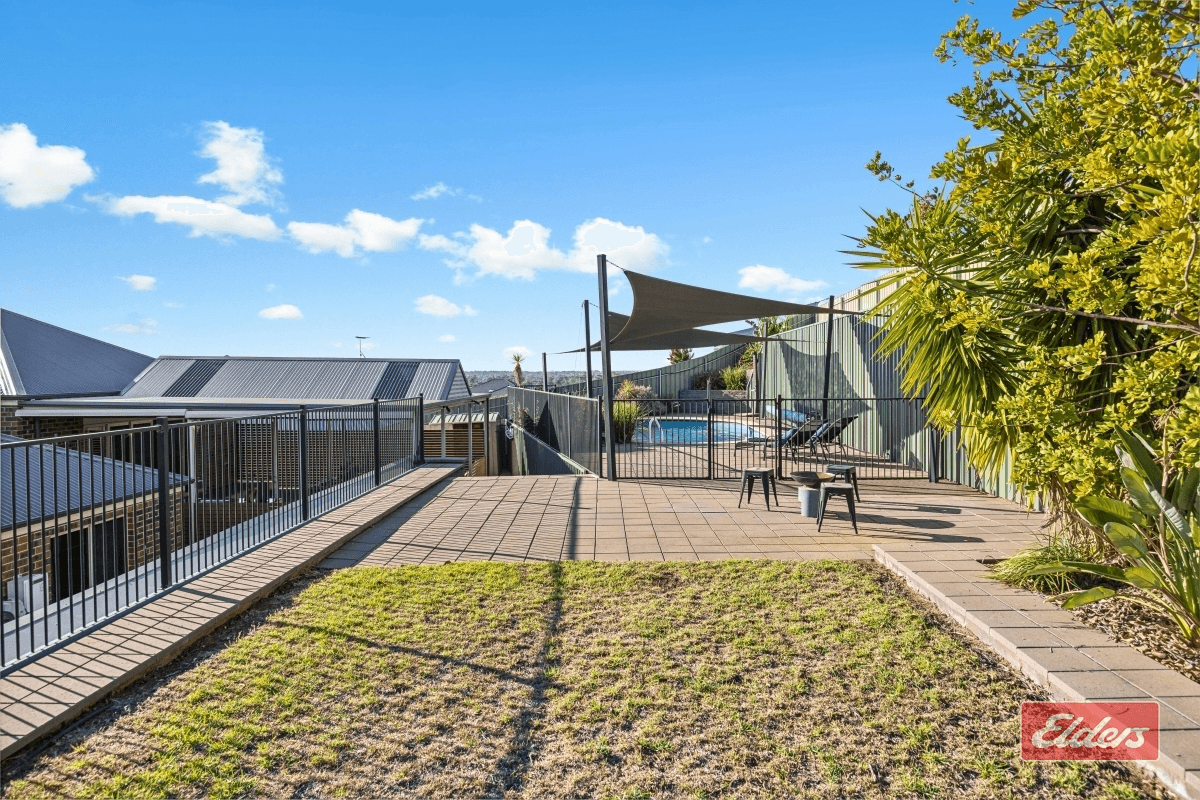 6 Greaves Court, Evanston Park, SA 5116