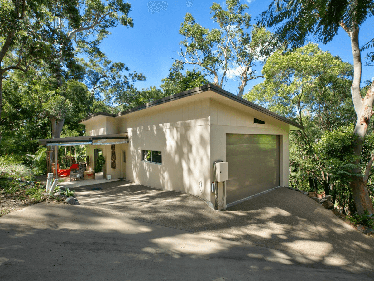 1781 Captain Cook Highway, CLIFTON BEACH, QLD 4879