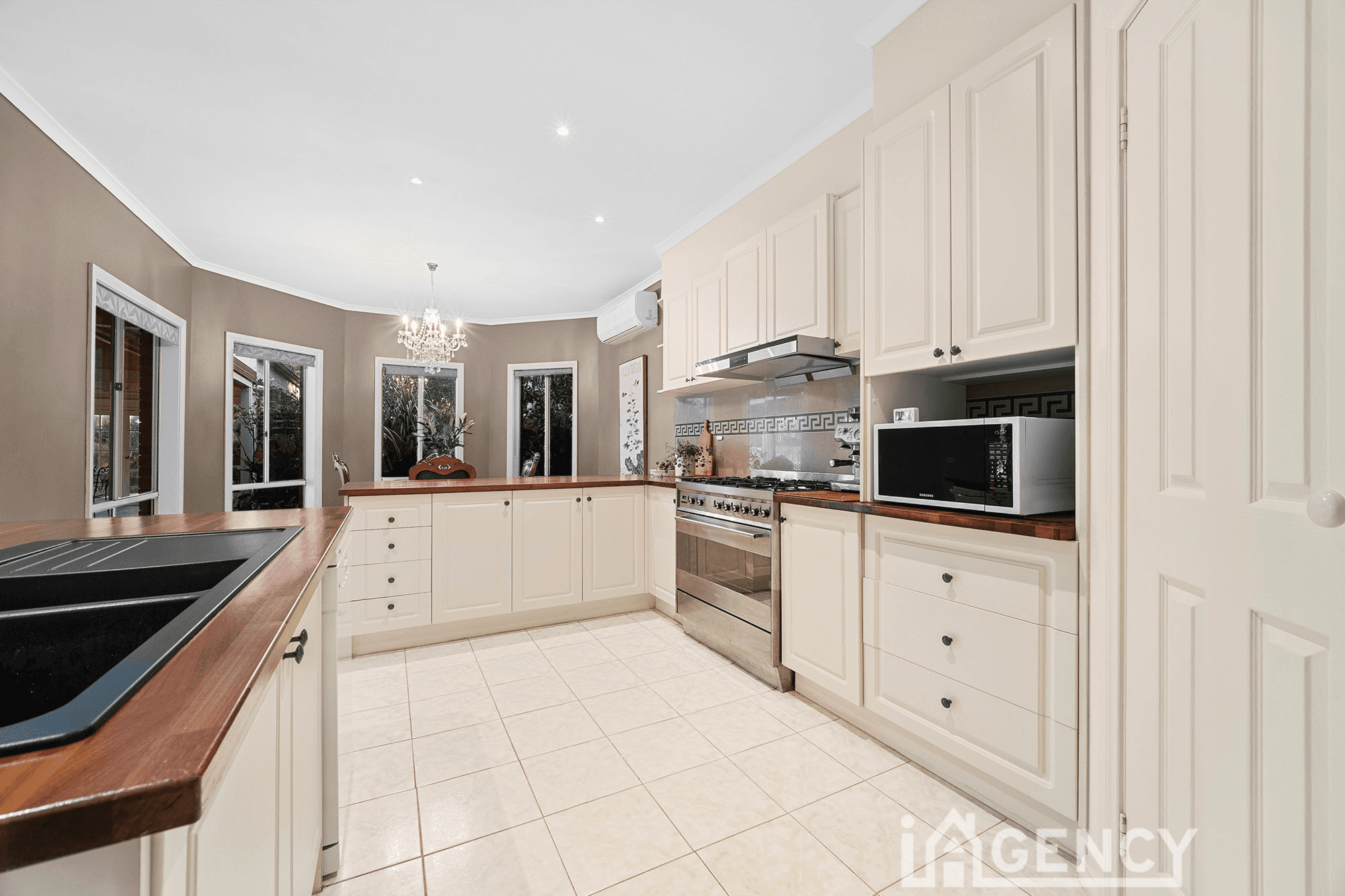 89 Crawley Road, NARRE WARREN NORTH, VIC 3804