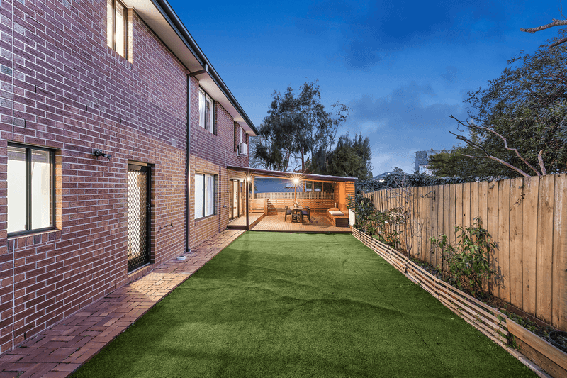 8 Milgate Court, FOREST HILL, VIC 3131